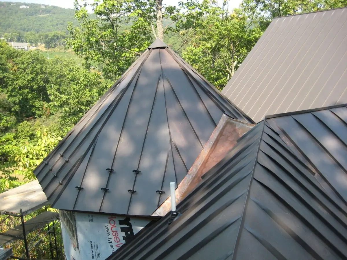 Professional Roof Tarp Installation by Craftsman Roofing in Pahokee